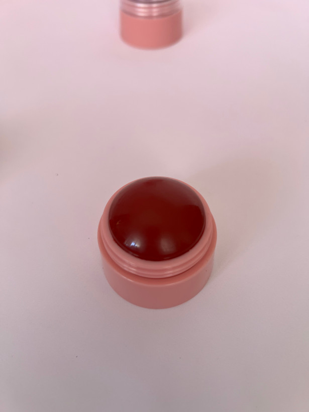 بالم لب و رژگونه blush balm ساخته شده برای میسیز آمریکا