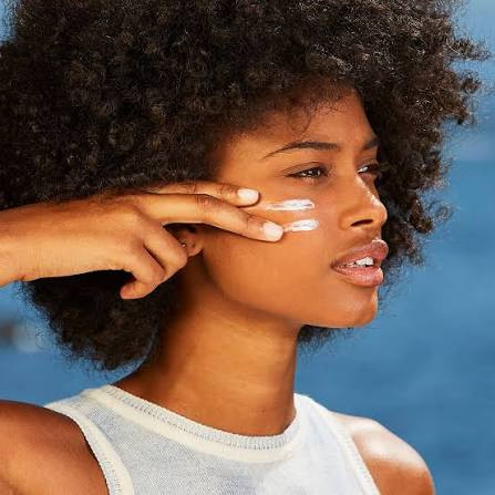 ضد آفتاب SPF 50 برای محافظت روزانه از پوست